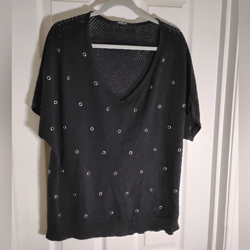 torrid Vtg. Short Sleeve Cotton Knit Sweater Top with Grommets